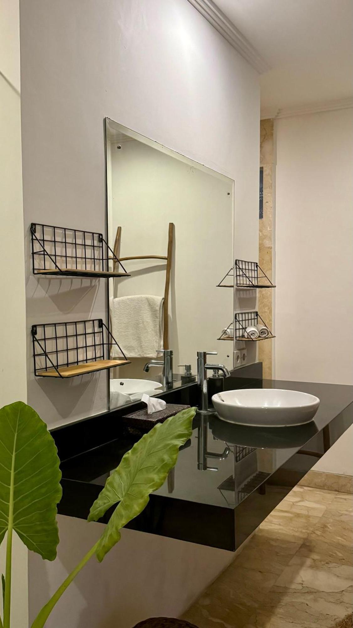Private Suite In A Kids Friendly Big Shared Villa In Canggu Exterior foto